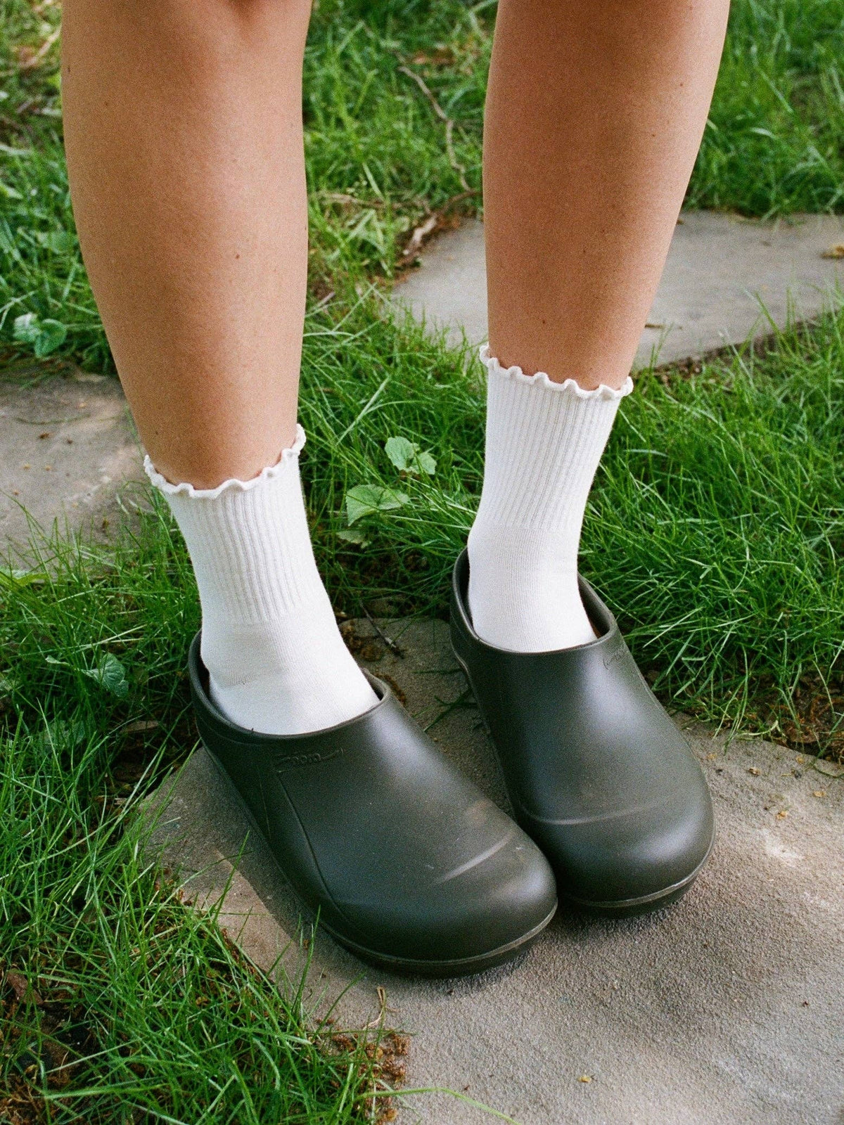 Ruffle Rib Quarter Socks - White